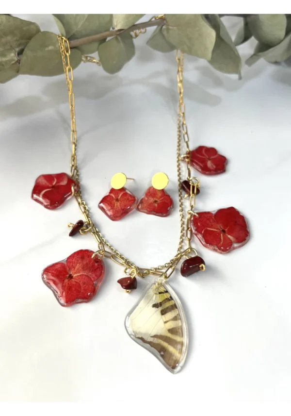 Collar multi dijes flores rojas ala cafe Collar multi dijes flores rojas ala cafe