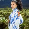 3619198f-b57a-4b26-b13a-ce5448a01933 Chaqueta flores azules