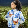 56119bd3-c402-42cf-924a-17d055e059f3 Chaqueta flores azules