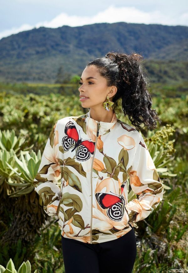 Chaqueta flores azules y mariposa 89