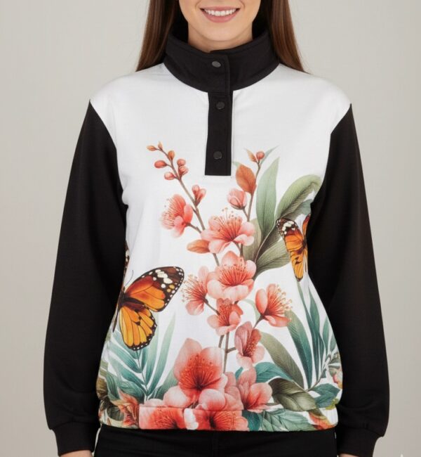 Buzo negro y prima monarca