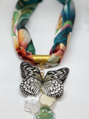 Dije pañoleta Mariposa blanco y negro