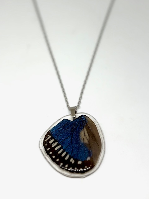 collar ala  y cadena