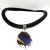 collar ala y cordón grueso