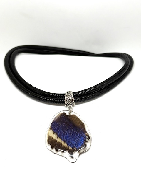 collar ala y cordón grueso