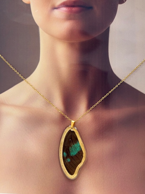 collar ala y cadena