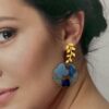 Arete pandereta de flores herraje rama larga