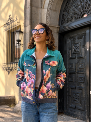 1A637B71-582B-4328-AC0A-6575673C01A2 chaqueta pana aguamarina colibrí